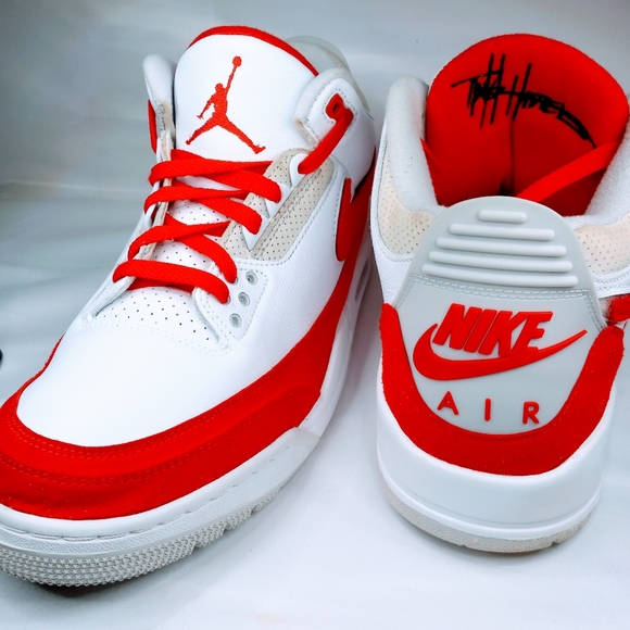 Men\'s size 10.5 Retro Michael Jordan Sneakers  Like New main image 4